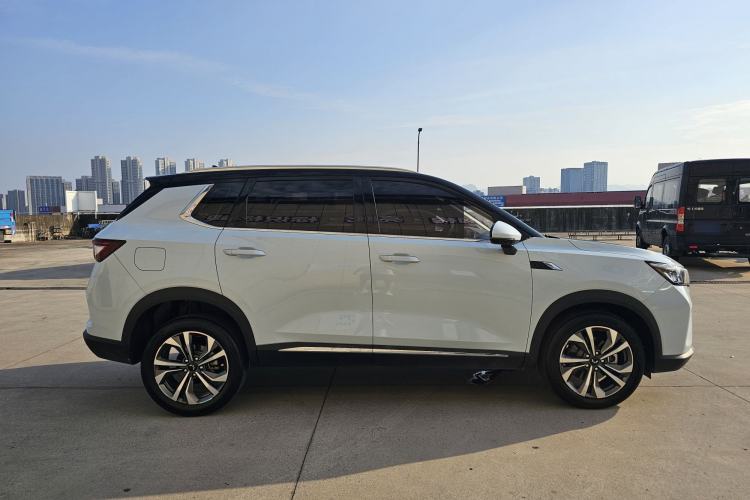 Used Wuling Asta 2022 2.0L DHT Electric-Speed Version Exterior 3