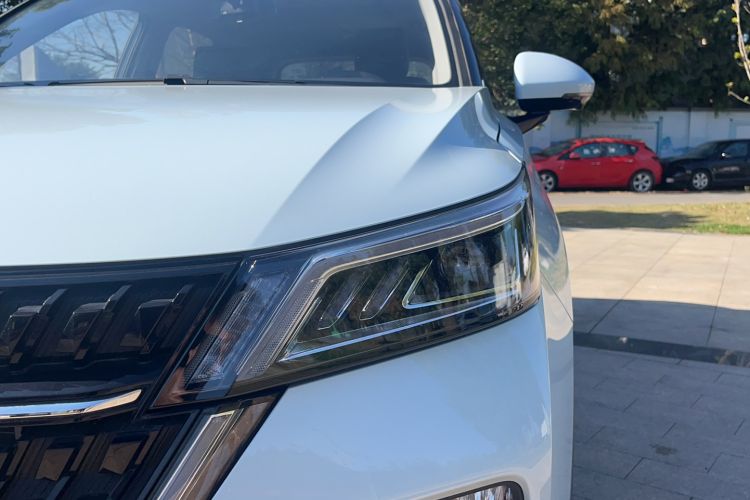 Used Wuling Asta 2022 2.0L DHT Electric-Speed Version Exterior 3