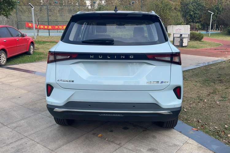 Used Wuling Asta 2022 2.0L DHT Electric-Speed Version Exterior 4