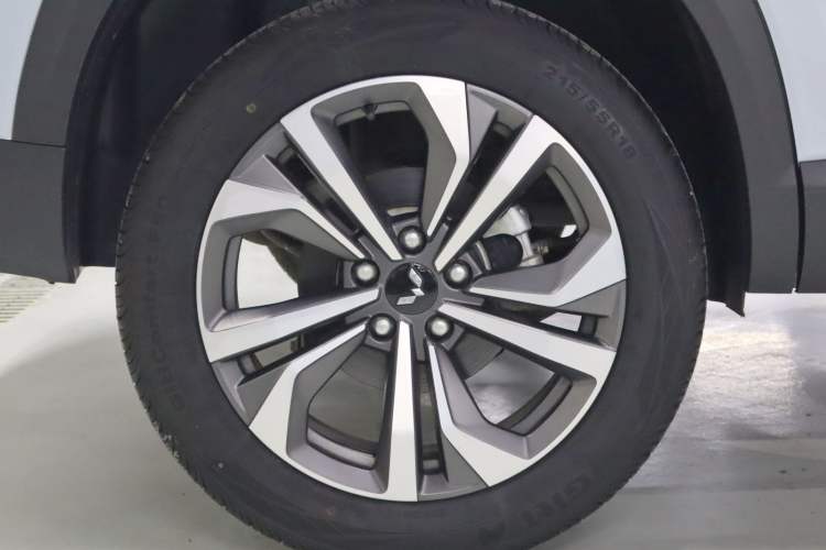 Used Wuling Asta 2022 2.0L DHT Electric-Speed Version Exterior 4
