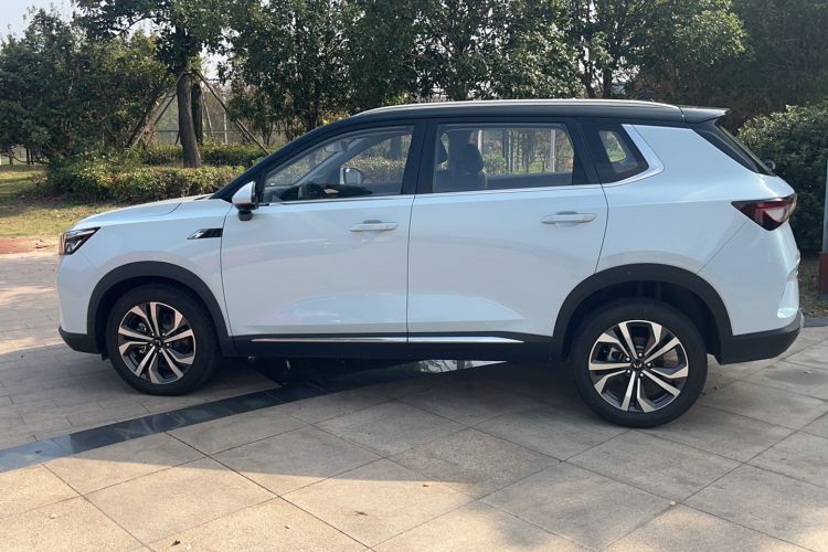 Used Wuling Asta 2022 2.0L DHT Electric-Speed Version Exterior 5