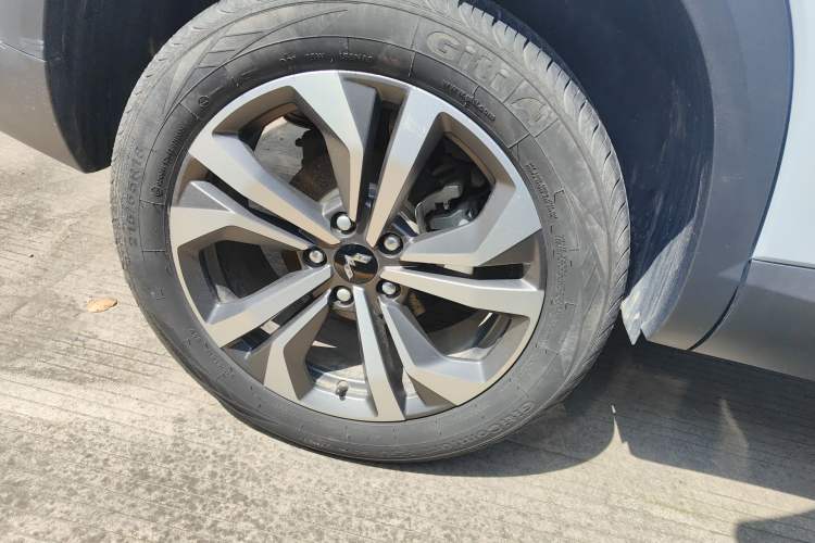 Used Wuling Asta 2022 2.0L DHT Electric-Speed Version Exterior 5