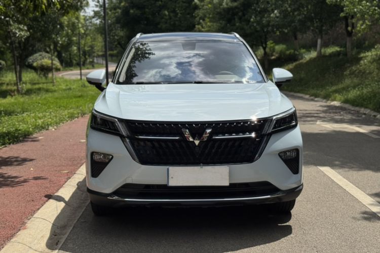 Used Wuling Asta 2022 2.0L DHT Electric-Speed Version Exterior 5