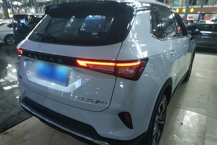 Used Wuling Asta 2022 2.0L DHT Electric-Speed Version Exterior 5