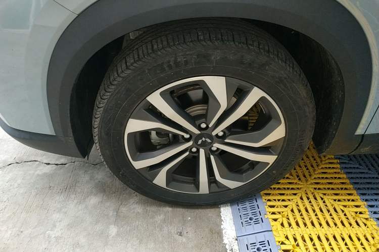 Used Wuling Asta 2022 2.0L DHT Electric-Speed Version Exterior 7