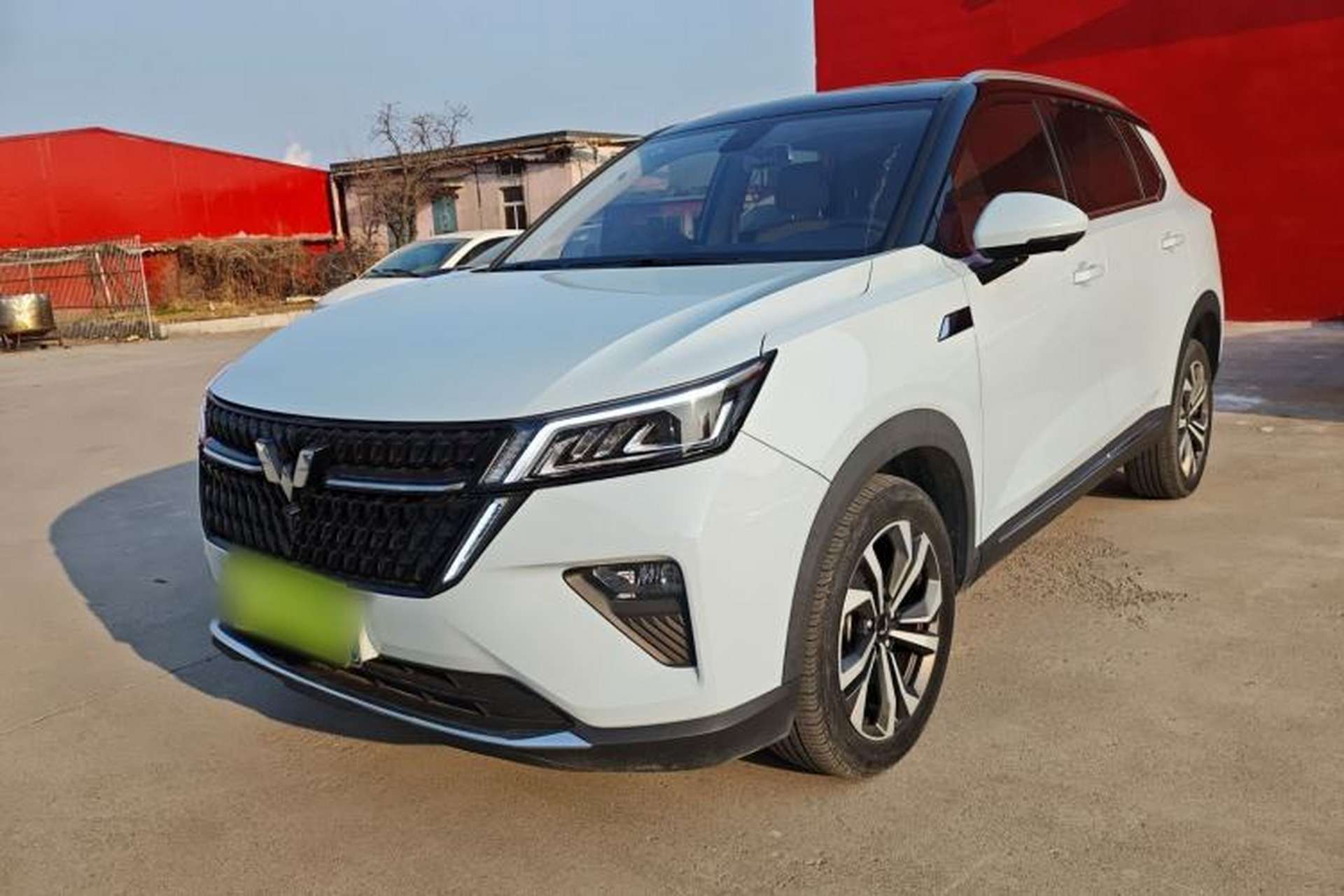 Used Wuling Asta 2022 2.0L DHT Electric-Speed Version Front Left 45 Deg
