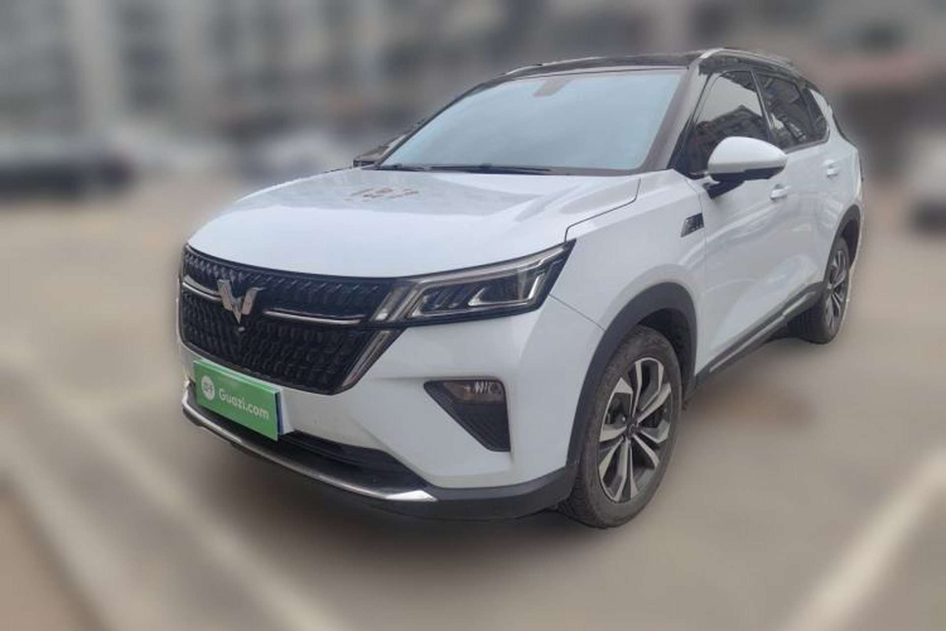 Used Wuling Asta 2022 2.0L DHT Electric-Speed Version Front Left 45 Deg