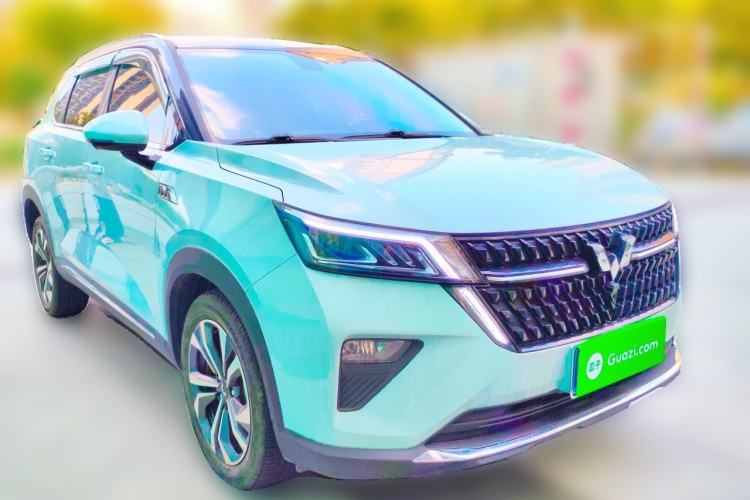 Used Wuling Asta 2022 2.0L DHT Electric-Speed Version Front Right 45 Deg