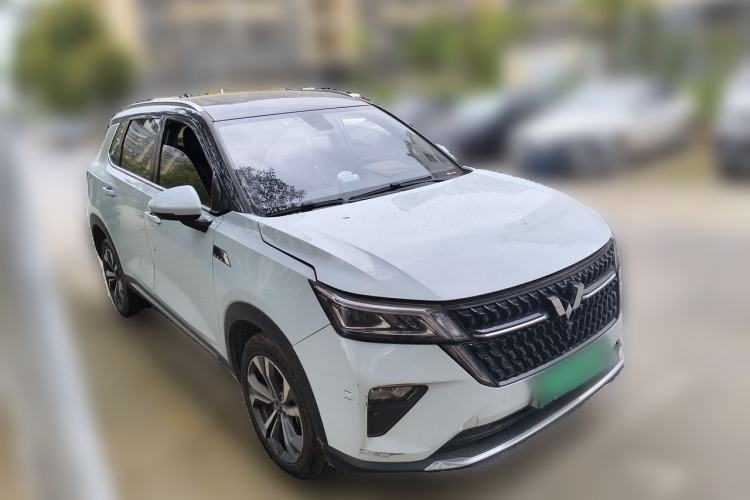 Used Wuling Asta 2022 2.0L DHT Electric-Speed Version Front Right 45 Deg