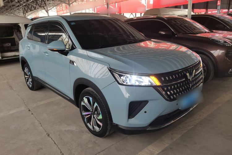 Used Wuling Asta 2022 2.0L DHT Electric Power Version Front Right 45 Deg