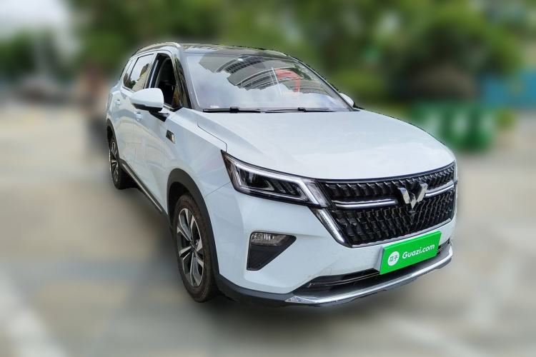 Used Wuling Asta 2022 2.0L DHT Electric-Speed Version Front Right 45 Deg