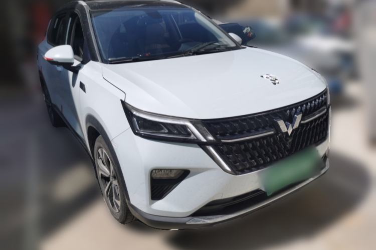 Used Wuling Asta 2022 2.0L DHT Electric-Speed Version Front Right 45 Deg