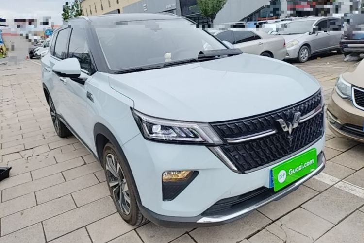 Used Wuling Asta 2022 2.0L DHT Electric-Speed Version Front Right 45 Deg