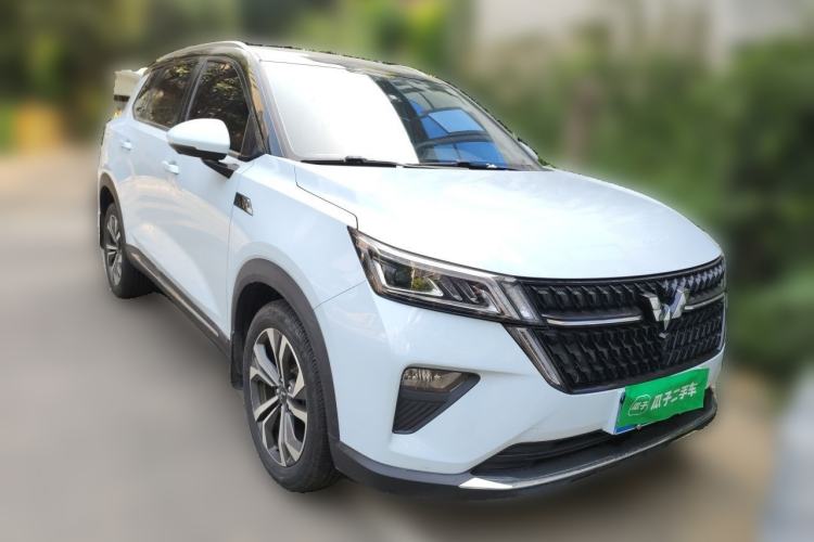 Used Wuling Asta 2022 2.0L DHT Electric-Speed Version Front Right 45 Deg
