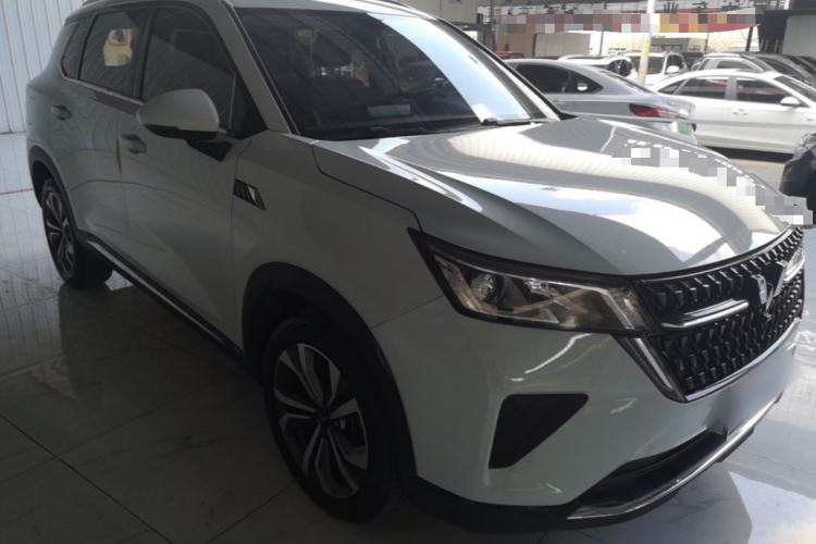 Used Wuling Asta 2022 2.0L DHT Electric Power Version Front Right 45 Deg