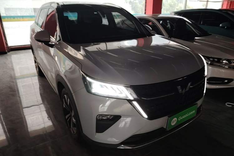 Used Wuling Asta 2022 2.0L DHT Electric-Speed Version Front Right 45 Deg