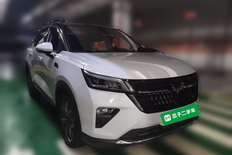Used Wuling Asta 2022 2.0L DHT Electric-Speed Version Front Right 45 Deg