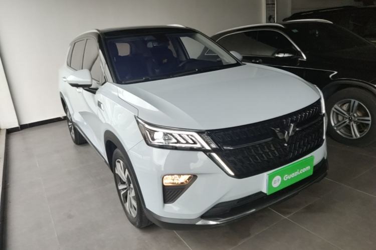 Used Wuling Asta 2022 2.0L DHT Electric-Speed Version Front Right 45 Deg