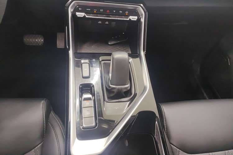 Used Wuling Asta 2022 2.0L DHT Electric-Speed Version Gear Lever