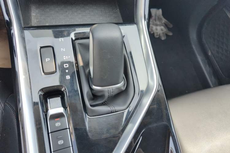 Used Wuling Asta 2022 2.0L DHT Electric-Speed Version Gear Lever