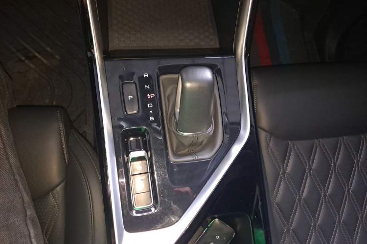 Used Wuling Asta 2022 2.0L DHT Electric-Speed Version Gear Lever