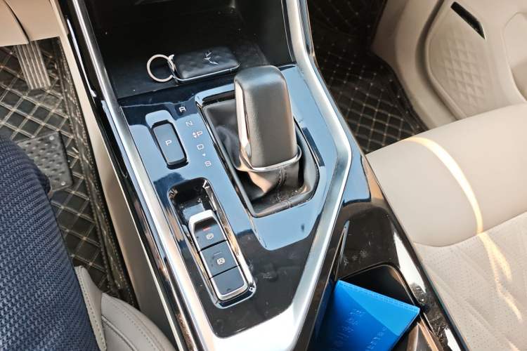 Used Wuling Asta 2022 2.0L DHT Electric-Speed Version Gear Lever