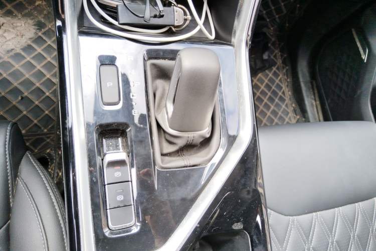 Used Wuling Asta 2022 2.0L DHT Electric-Speed Version Gear Lever