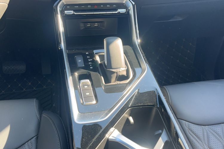 Used Wuling Asta 2022 2.0L DHT Electric-Speed Version Gear Lever