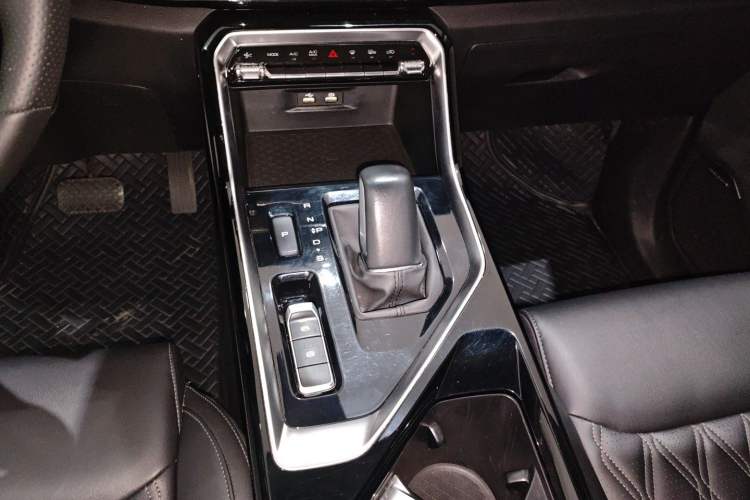 Used Wuling Asta 2022 2.0L DHT Electric-Speed Version Gear Lever