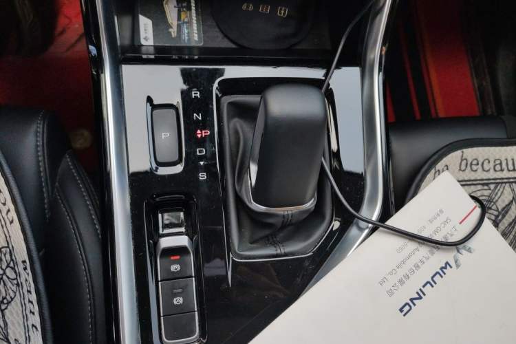 Used Wuling Asta 2022 2.0L DHT Electric-Speed Version Gear Lever