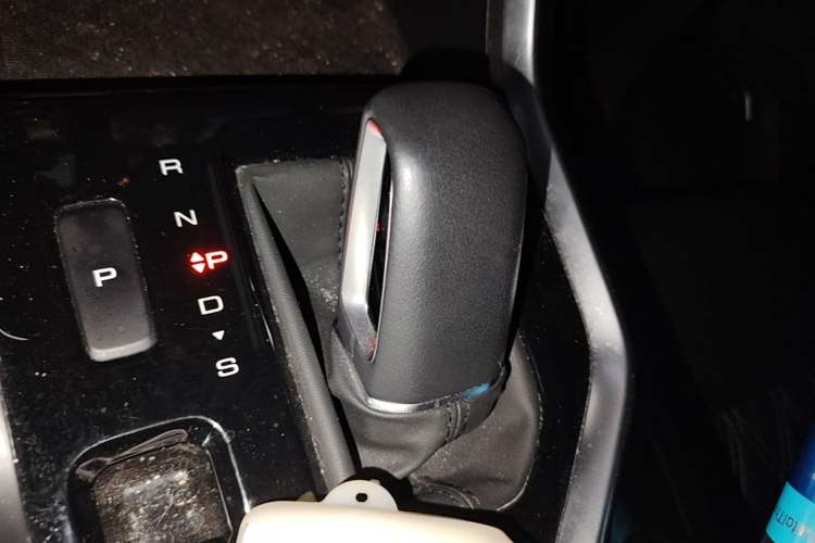 Used Wuling Asta 2022 2.0L DHT Electric-Speed Version Gear Lever