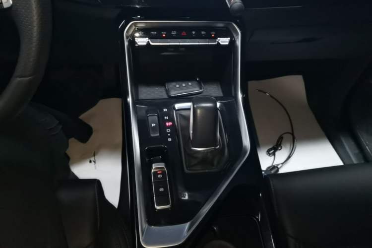 Used Wuling Asta 2022 2.0L DHT Electric-Speed Version Gear Lever