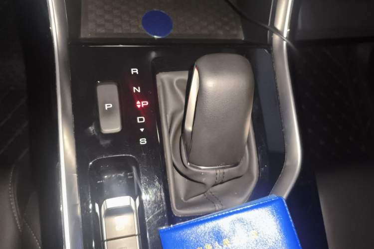 Used Wuling Asta 2022 2.0L DHT Electric-Speed Version Gear Lever