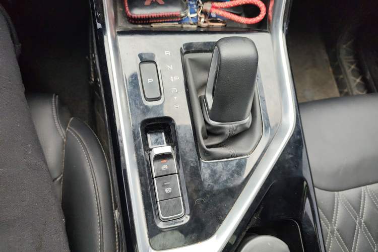 Used Wuling Asta 2022 2.0L DHT Electric-Speed Version Gear Lever