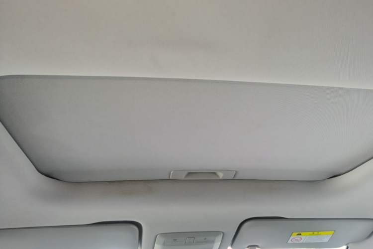 Used Wuling Asta 2022 2.0L DHT Electric-Speed Version Headliner