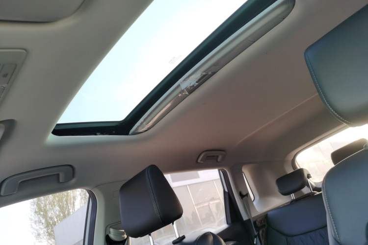 Used Wuling Asta 2022 2.0L DHT Electric-Speed Version Headliner
