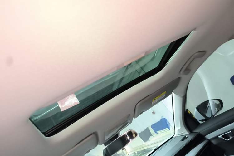 Used Wuling Asta 2022 2.0L DHT Electric-Speed Version Headliner