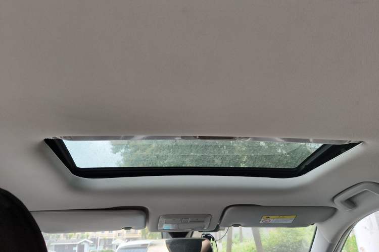 Used Wuling Asta 2022 2.0L DHT Electric-Speed Version Headliner