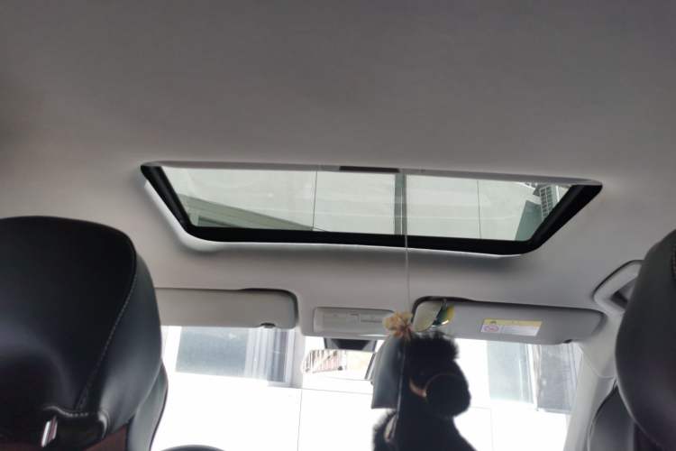 Used Wuling Asta 2022 2.0L DHT Electric-Speed Version Headliner