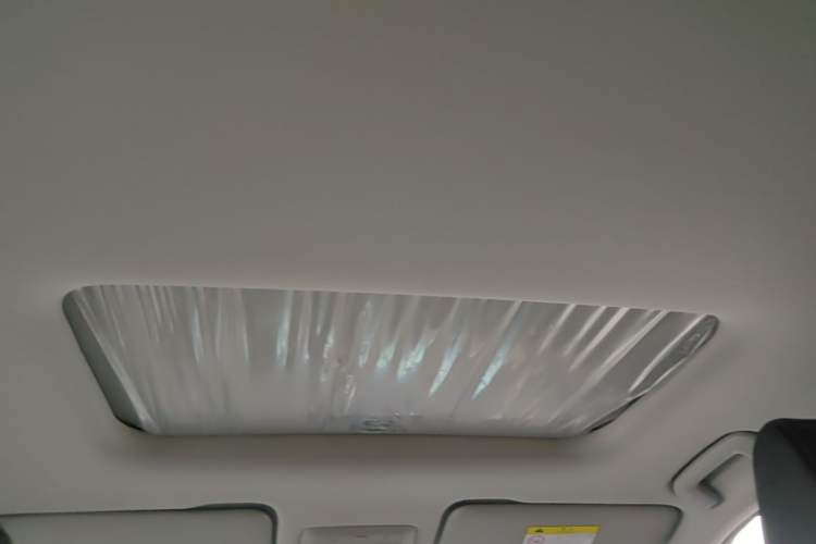 Used Wuling Asta 2022 2.0L DHT Electric-Speed Version Headliner