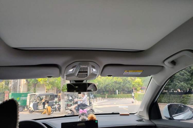Used Wuling Asta 2022 2.0L DHT Electric-Speed Version Headliner