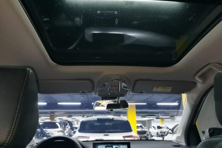 Used Wuling Asta 2022 2.0L DHT Electric-Speed Version Headliner