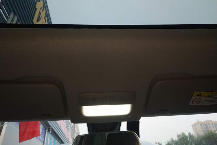 Used Wuling Asta 2022 2.0L DHT Electric-Speed Version Headliner