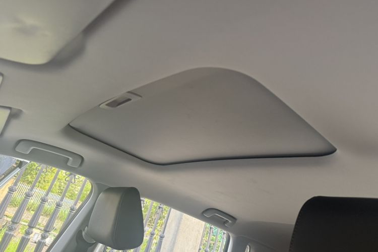 Used Wuling Asta 2022 2.0L DHT Electric-Speed Version Headliner