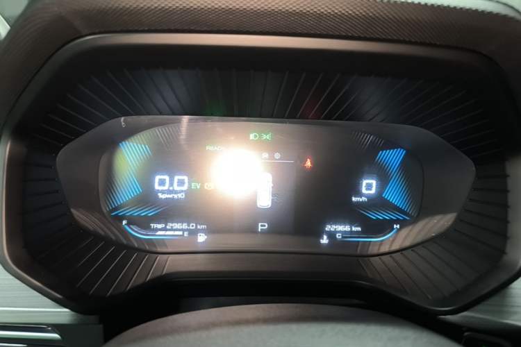 Used Wuling Asta 2022 2.0L DHT Electric-Speed Version Instrument Cluster