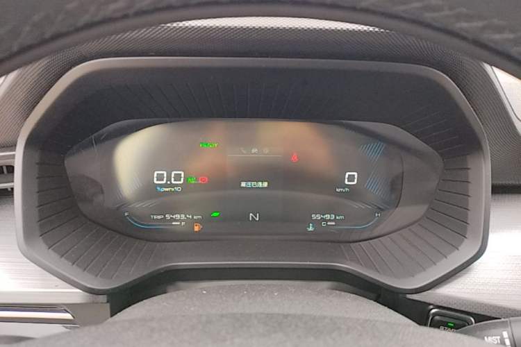Used Wuling Asta 2022 2.0L DHT Electric-Speed Version Instrument Cluster