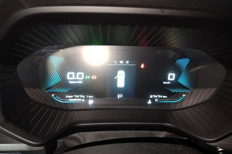 Used Wuling Asta 2022 2.0L DHT Electric-Speed Version Instrument Cluster