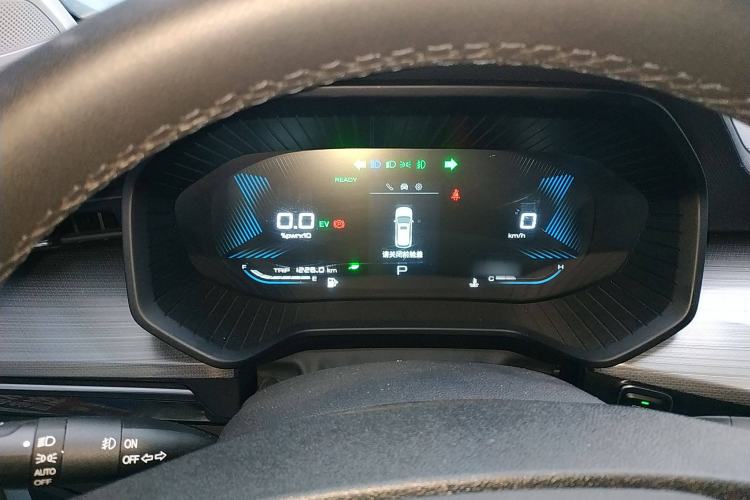 Used Wuling Asta 2022 2.0L DHT Electric-Speed Version Instrument Cluster