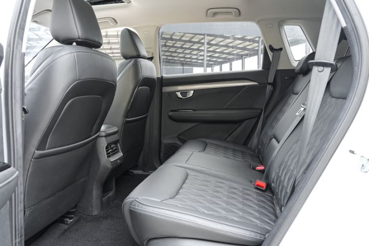 Used Wuling Asta 2022 2.0L DHT Electric-Speed Version Interior 1