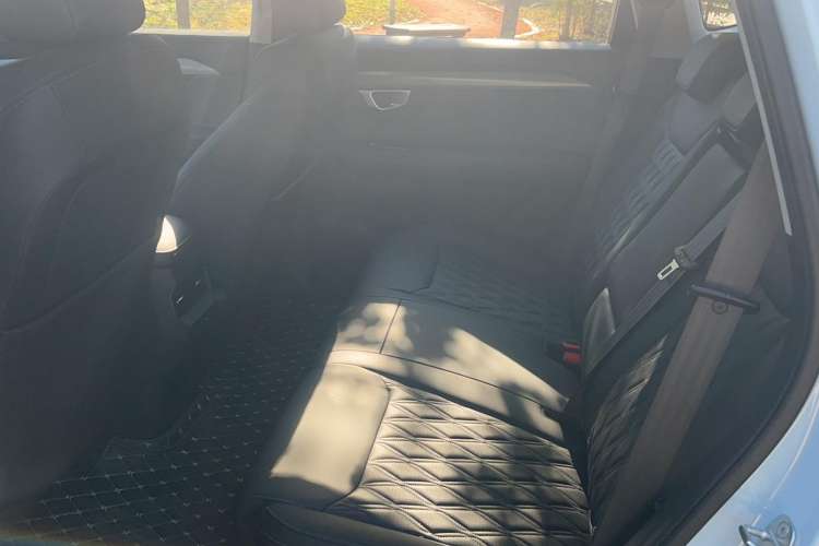 Used Wuling Asta 2022 2.0L DHT Electric-Speed Version Interior 1